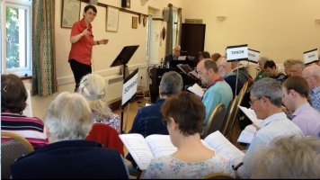 Kuchen sing through at the May 2018 workshop